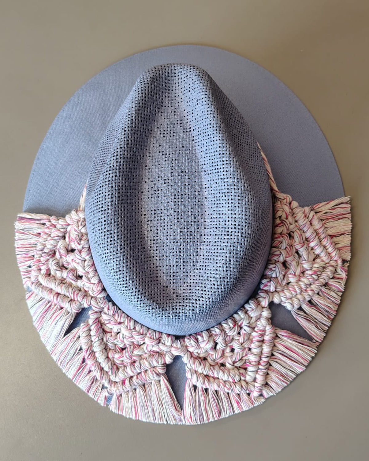 SOMBRERO TRIÁNGULOS MOR